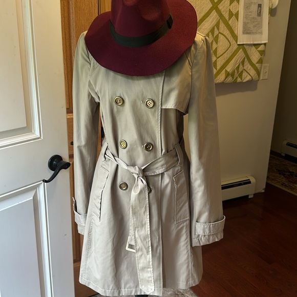 Colebrook Double Breasted, Belted 2 Pocket Trench Coat sz M - Picture 11 of 16